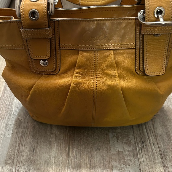Coach Mustard Leather Shoulder Bag - Picture 3 of 4